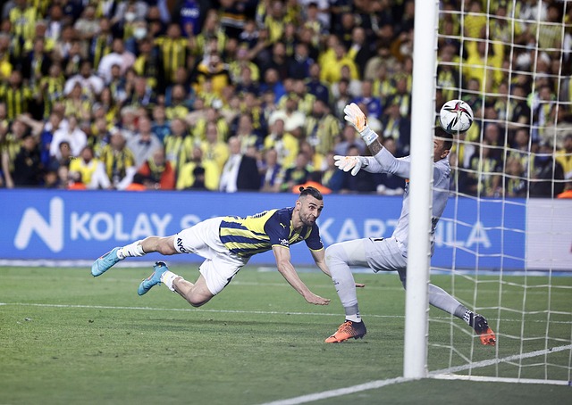 米兰逆转取胜：让2追3靠阿莱格里“电话指挥”，更靠美队替补救主